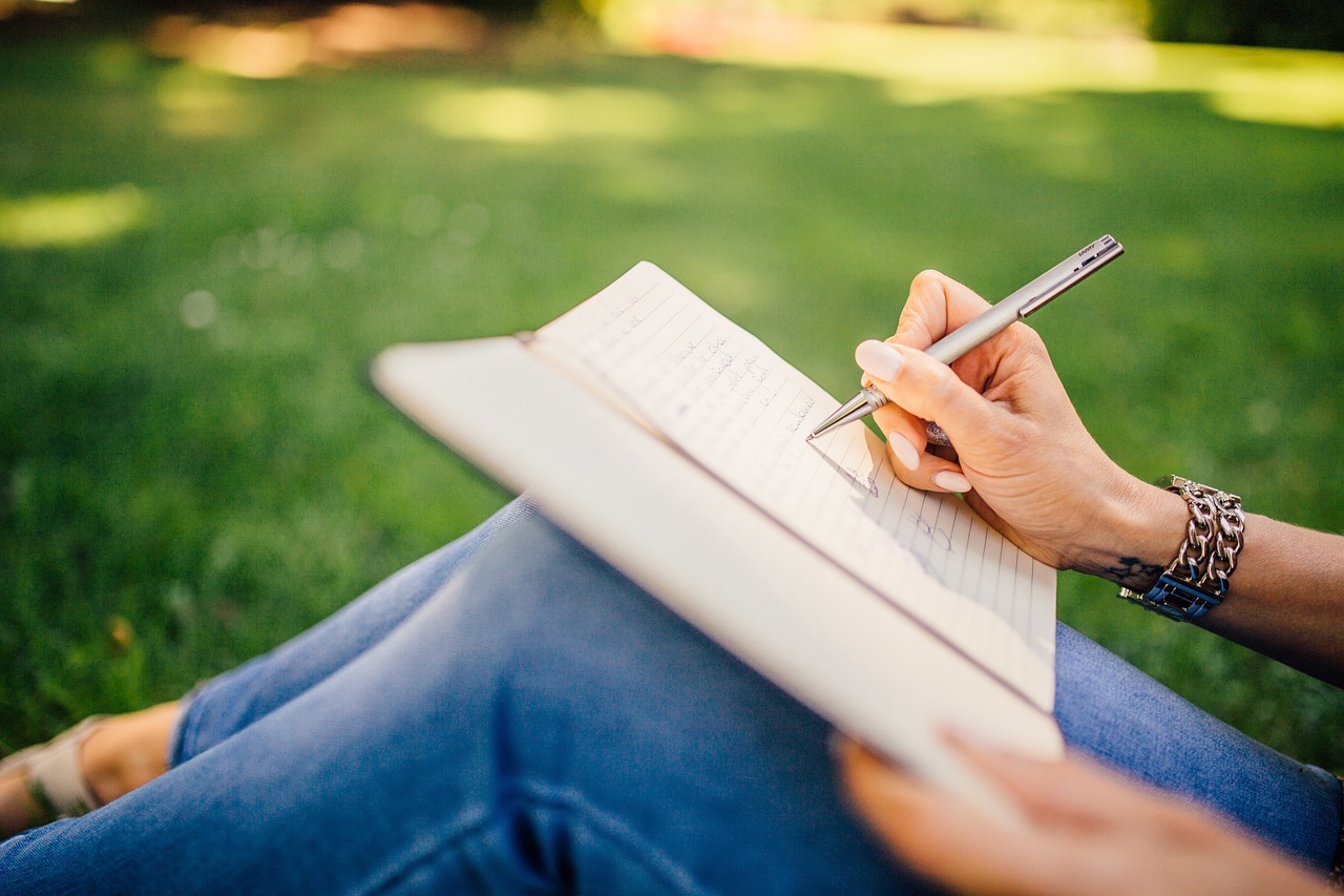 découvrez l'art du web writing : techniques de rédaction pour captiver votre audience, optimiser votre contenu pour le référencement et améliorer l'engagement sur vos plateformes digitales.
