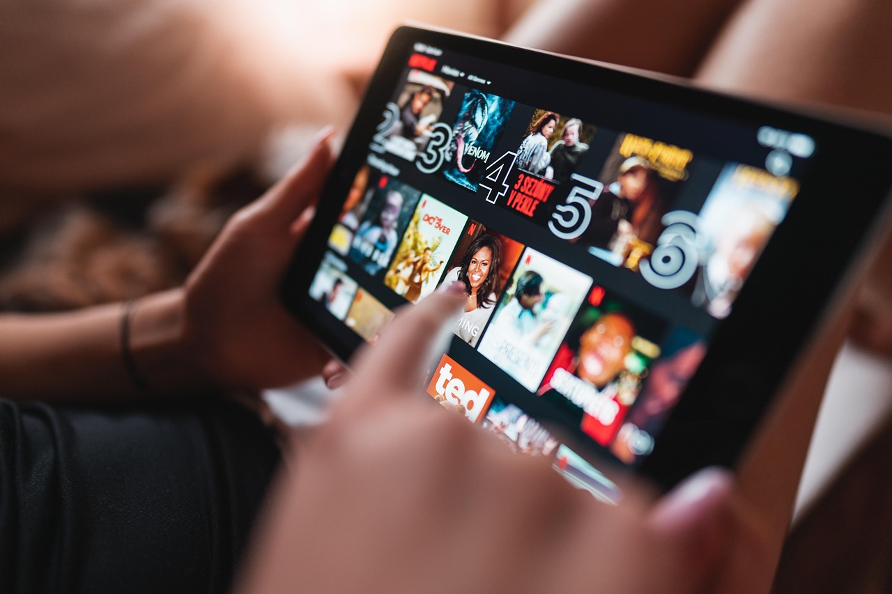 découvrez les différentes options de tarification de netflix et trouvez l'abonnement qui correspond le mieux à vos besoins pour profiter de vos séries et films préférés.