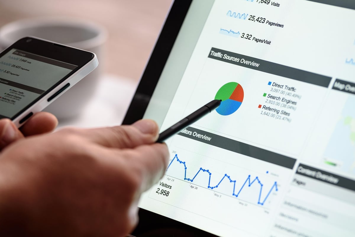 Google dévoile des guides incontournables pour booster votre fiche Google Business Profile